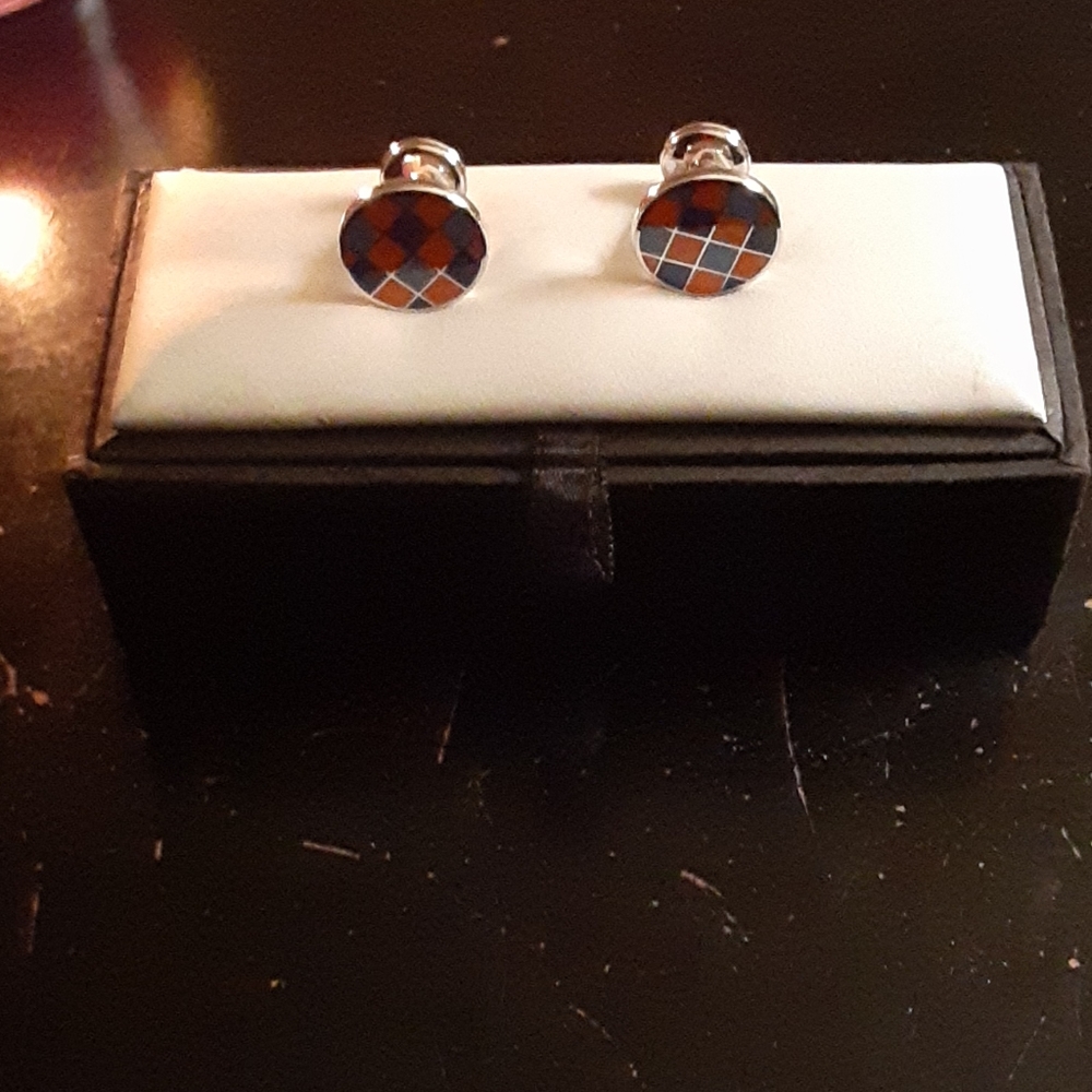 Cufflinks
